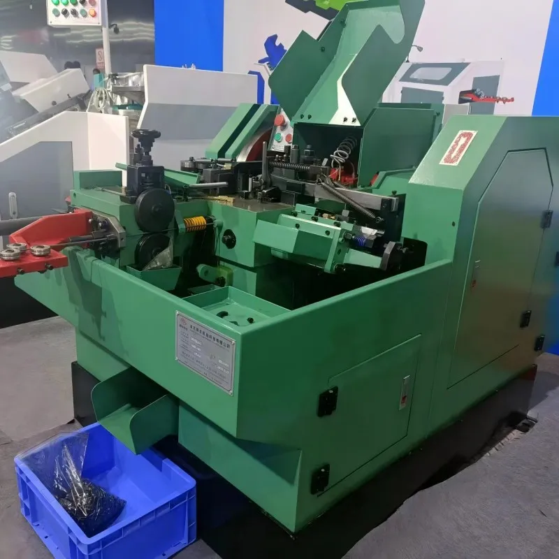 Простая в эксплуатации тайваньская машина для холодной штамповки полутрубчатых заклепок для изготовления полых заклепок DW3-20