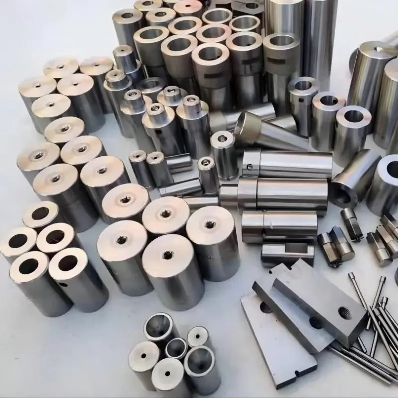 Штамповочный станок с рабочей головкой штампа