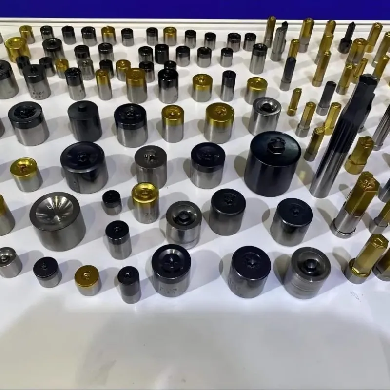 Штамповочный станок с рабочей головкой штампа