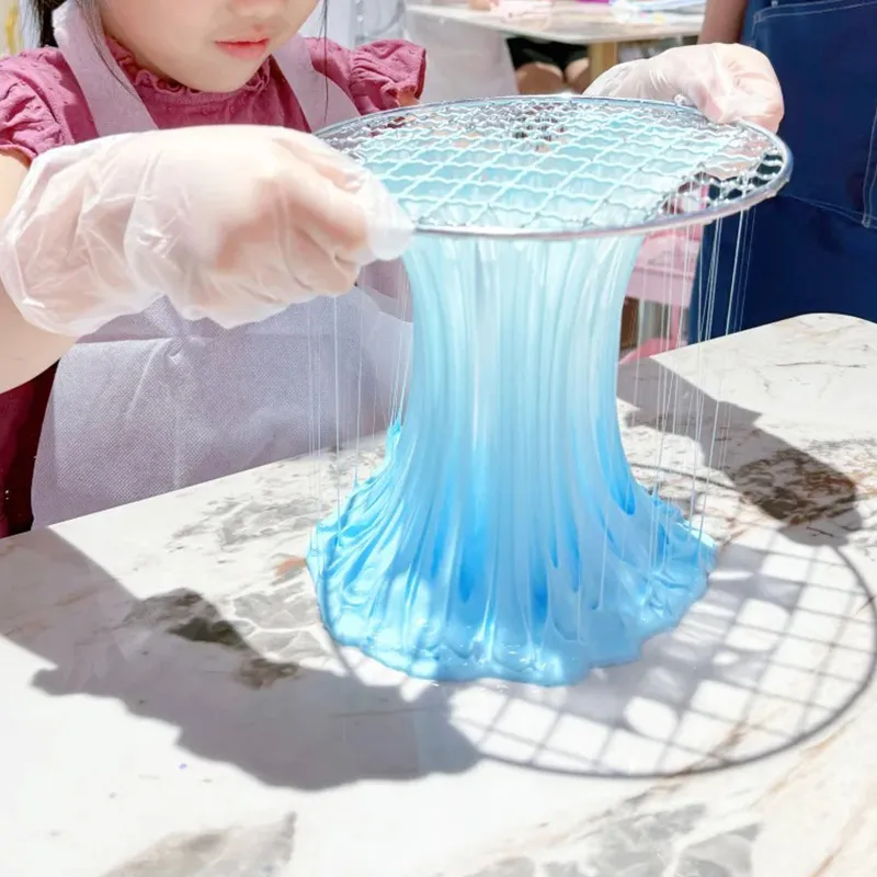 Запуск нового продукта: слайм на тему звездного неба и волшебный песок, меняющий цвет, сильно ударили по рукам