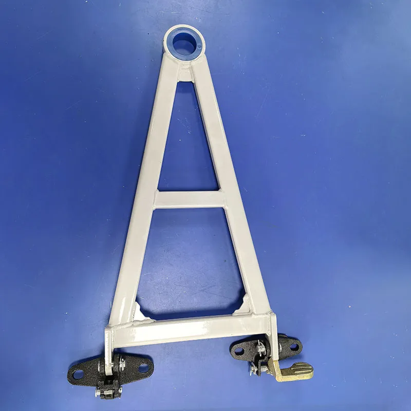 Передние и задние буксировочные крюки для буксировки оборудования Geely