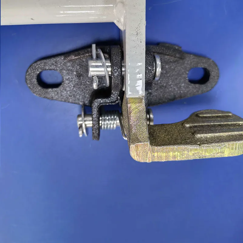 Передние и задние буксировочные крюки для буксировки оборудования Geely