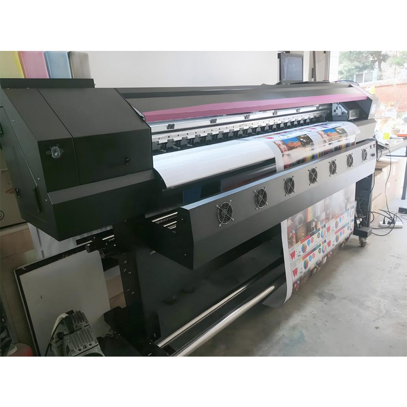Широкоформатный фотопринтер EPSON (3,2 м, восемь печатающих головок) (1)