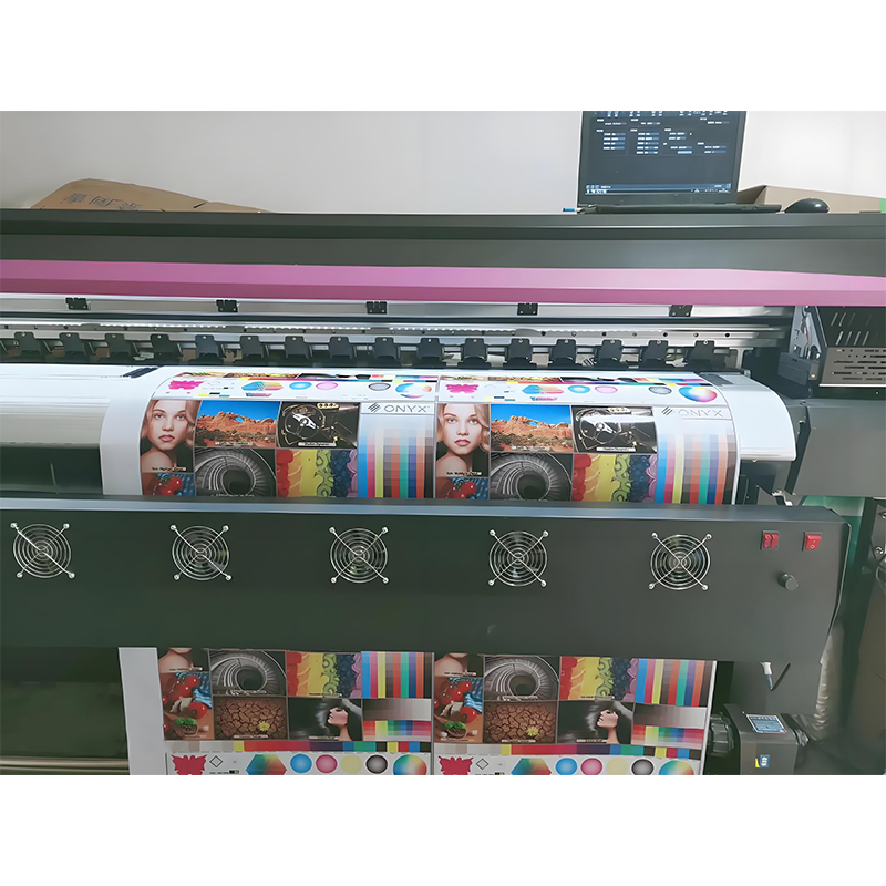 Широкоформатный фотопринтер EPSON (3,2 м, восемь печатающих головок)