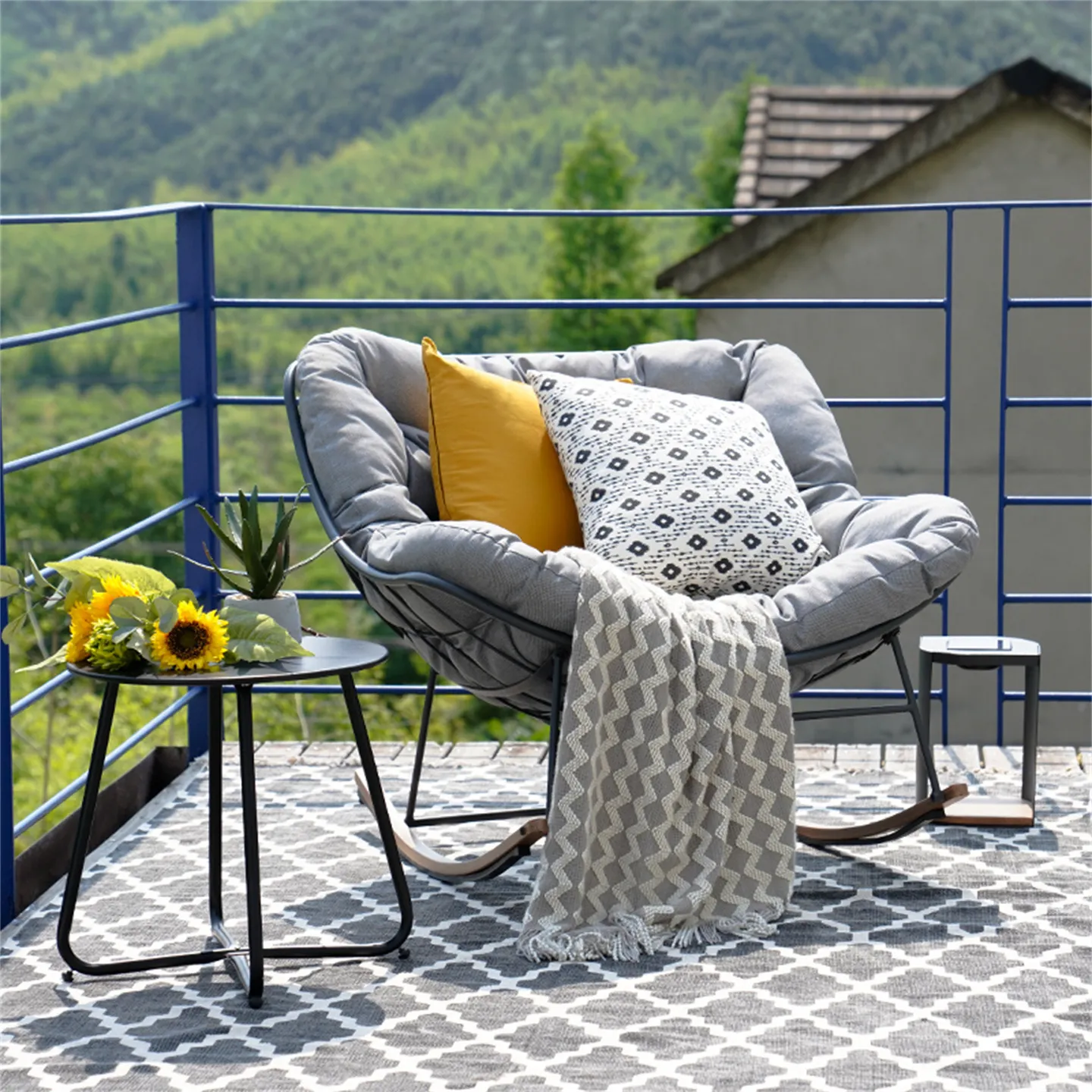 Кресло-качалка с откидной спинкой, подходящее для сна взрослых