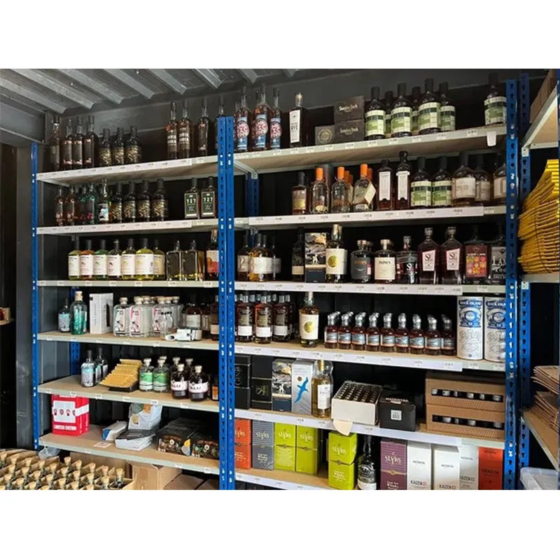 Команда Shanghai Boben посетила ликеро-водочный завод Black Bridge в Великобритании, где современное оборудование способствовало стратегическому сотрудничеству.