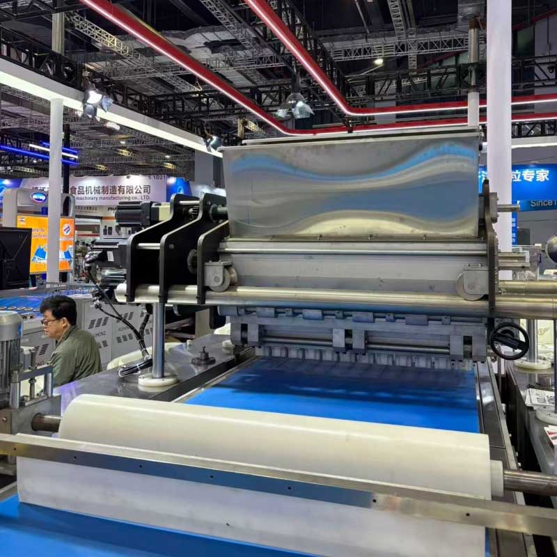 Компания Shanghai Kuihong Food Machinery приняла участие в Шанхайской международной выставке хлебопекарной промышленности, где привлекла внимание множества клиентов из Китая и других стран, заинтересованных в получении информации и проведении деловых переговоров.