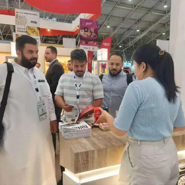 Производство образцов выпечки в международном выставочном центре в эр рияде привлекло внимание зрителей ближнего востока