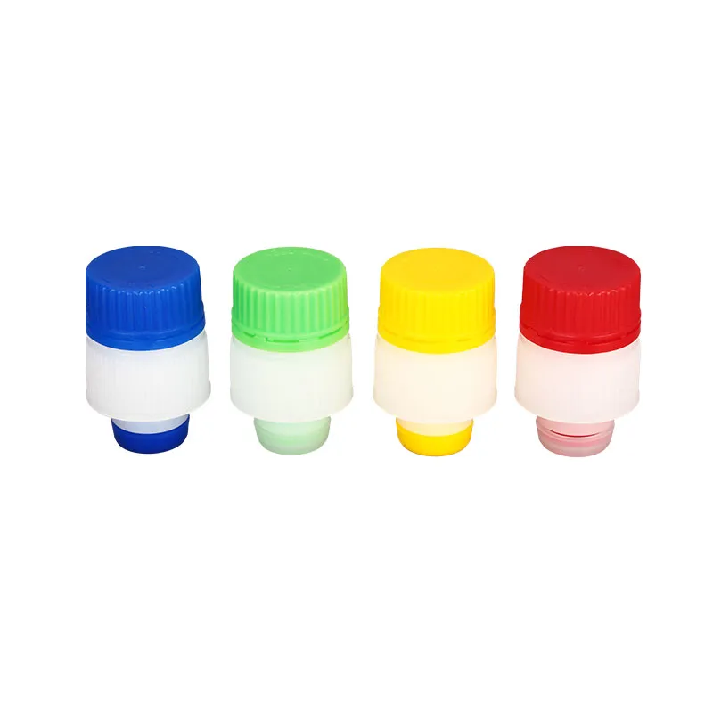 Пластиковая разделяющаяся крышка бутылки: легко снимается и удобна в использовании