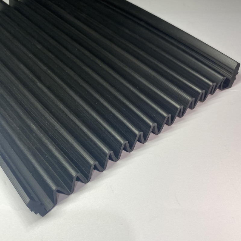 1.Уплотнитель для системы деформационных швов здания.1