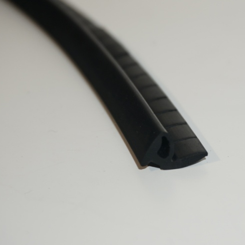 Наружный резиновый уплотнитель стекла 1