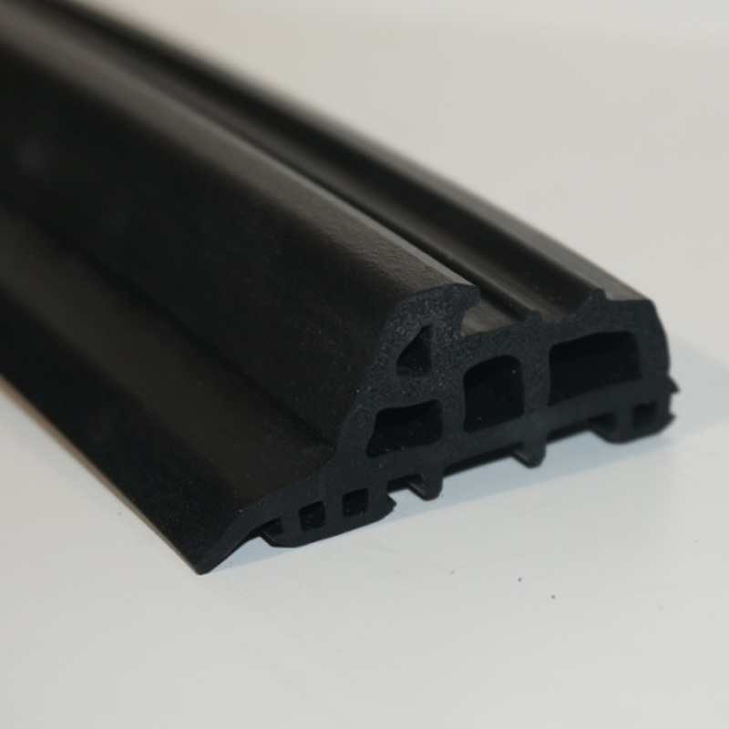 Комбинированный уплотнитель равного давления 1