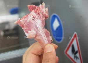 Машина для резки замороженных ребер