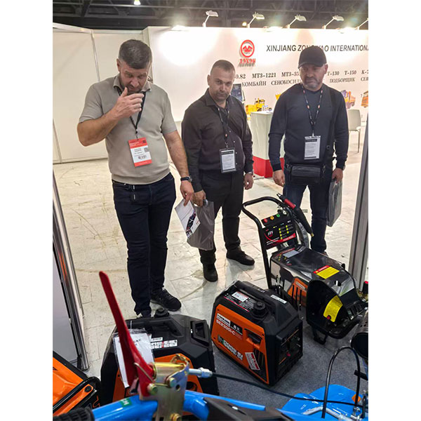 Сельскохозяйственная и универсальная техника пользуются огромным спросом! На выставке в Узбекистане были представлены китайские мини-культиваторы и генераторы, что привлекло потенциальных покупателей и обеспечило получение заказов.