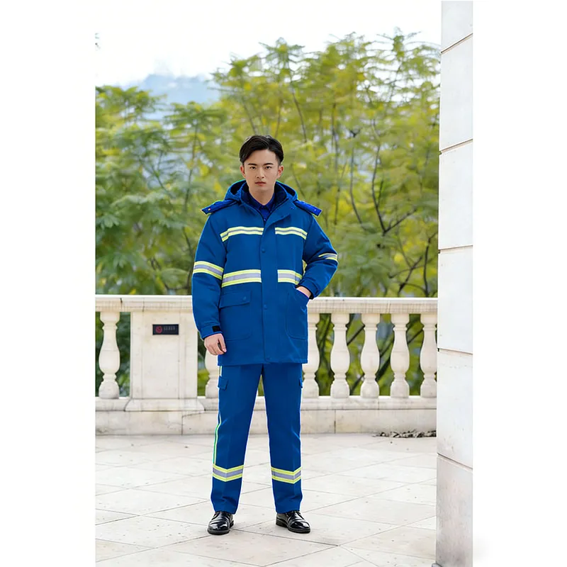 Утеплённая одежда для санитарных работников