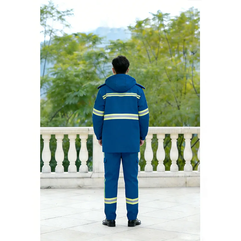 Утеплённая одежда для санитарных работников