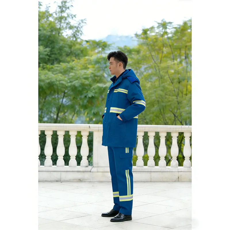 Утеплённая одежда для санитарных работников