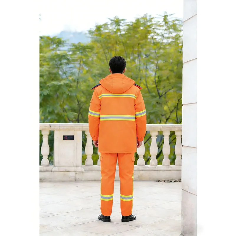 Утеплённая одежда для санитарных работников