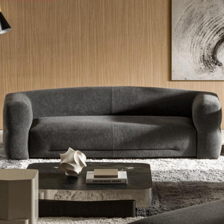 Итальянский минимализм: Скульптурный модульный диван премиум-класса.