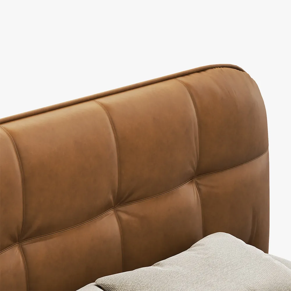 Кровать с кожаной обивкой