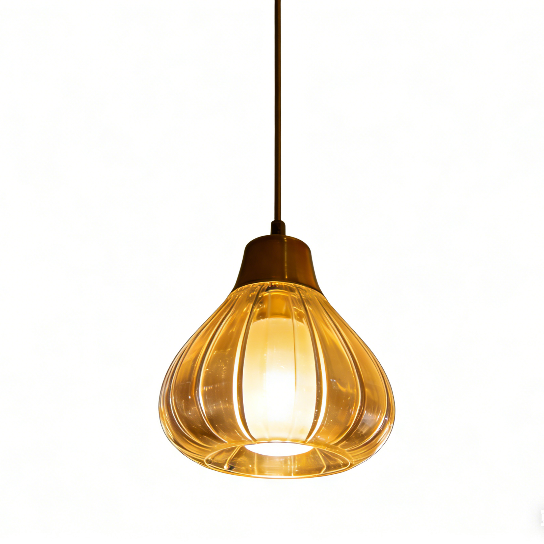 Дизайнерский подвесной светильник из рифленого стекла «Amber Drop»