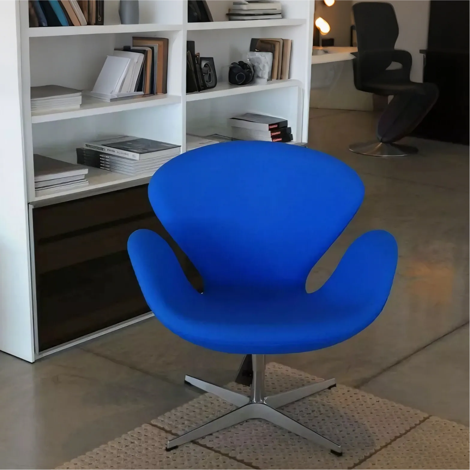 Лебединое синее кресло