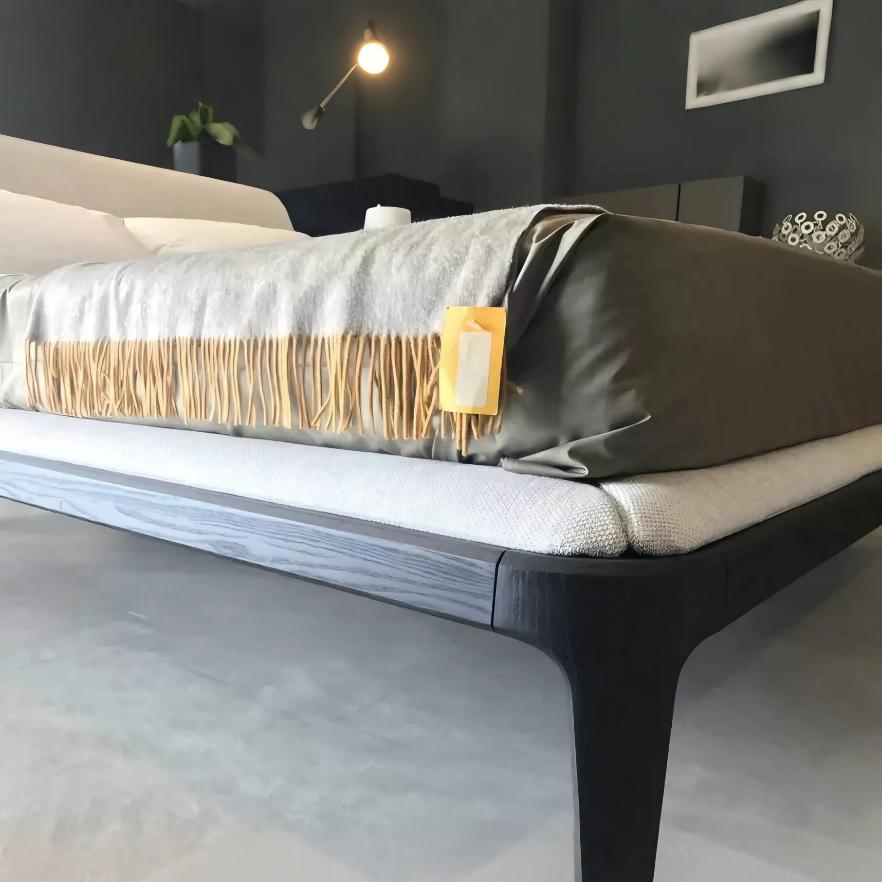 Кровать Келли Блэк Вяз