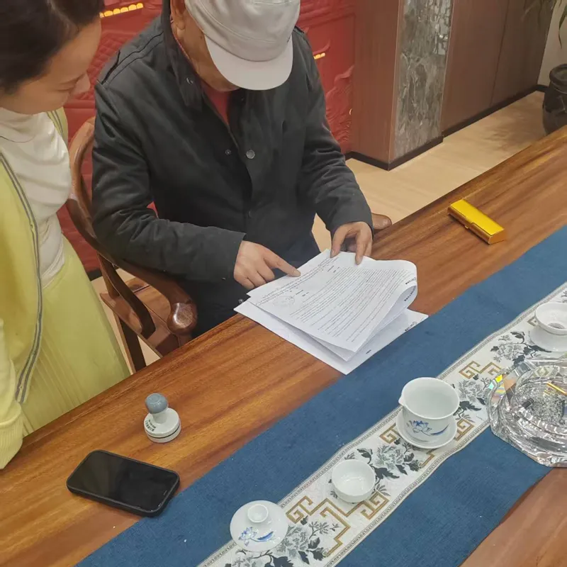 Компания ООО Хунань Хэнчжаода Экологичные Технологии. и ее партнеры успешно подписали соглашение о совместном расширении нового рынка экологически чистых декоративных материалов.