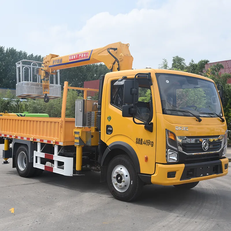 4-тонный кран-манипулятор Dongfeng Duolika с люлькой