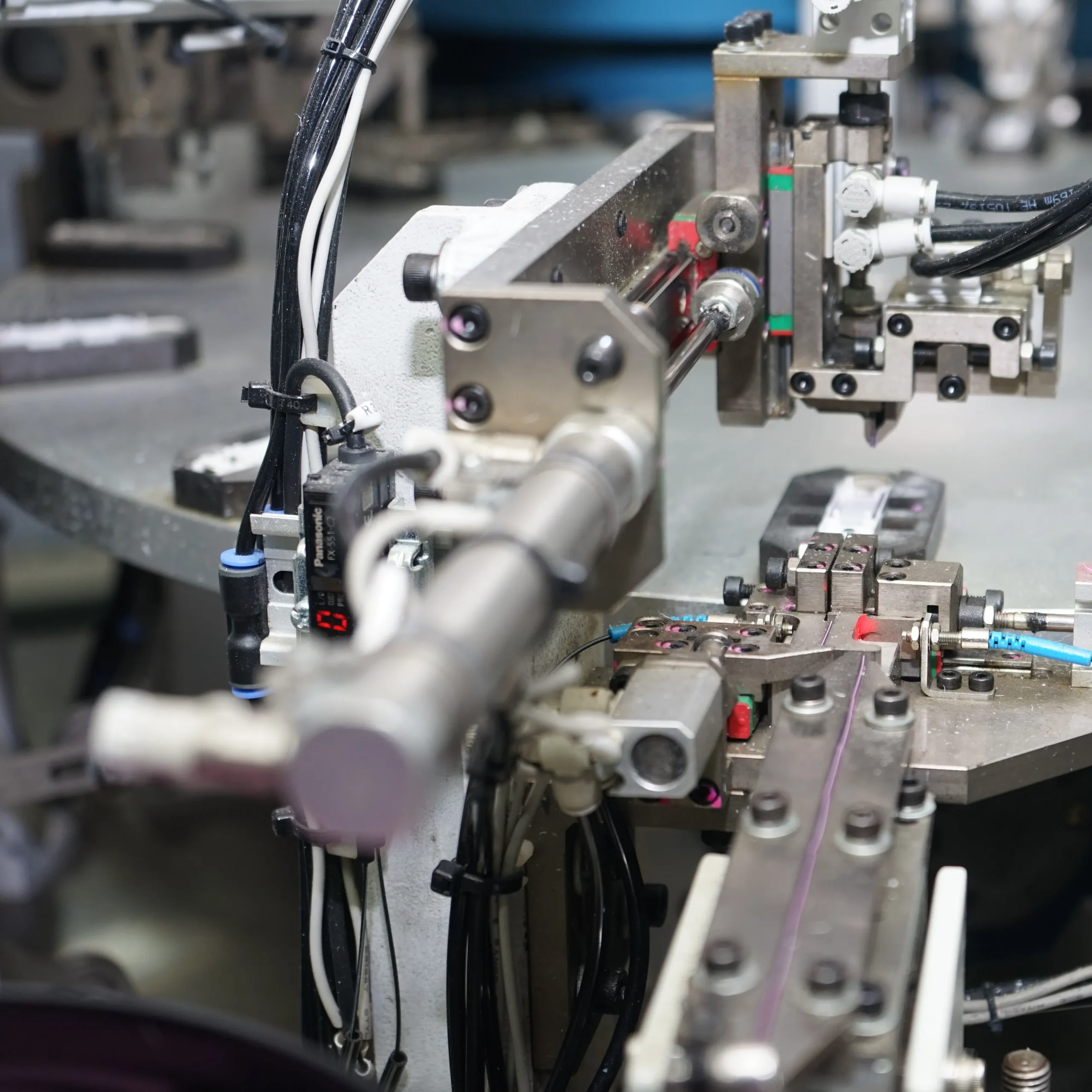 Реальная съемка интеллектуального автоматизированного цеха Genial Technology