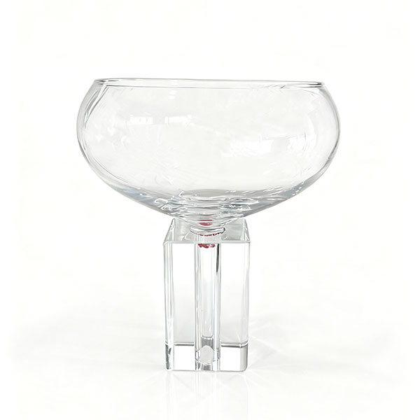 Бокал на утолщенной ножке