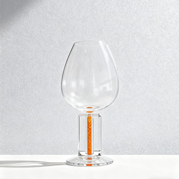 Бокал на утолщенной ножке