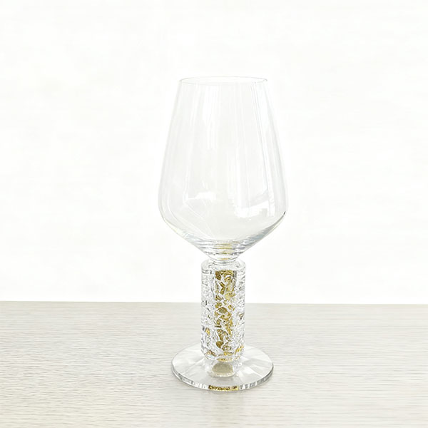 Бокал на утолщенной ножке