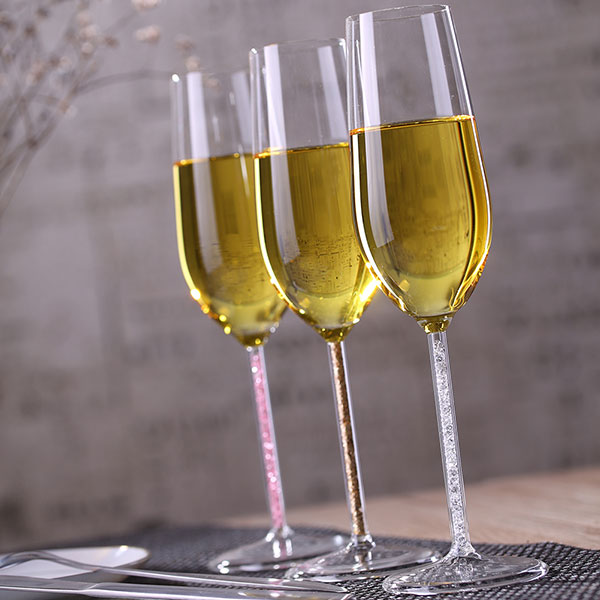 Бокалов для шампанского с кристаллами