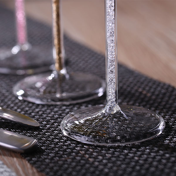 Бокалов для шампанского с кристаллами