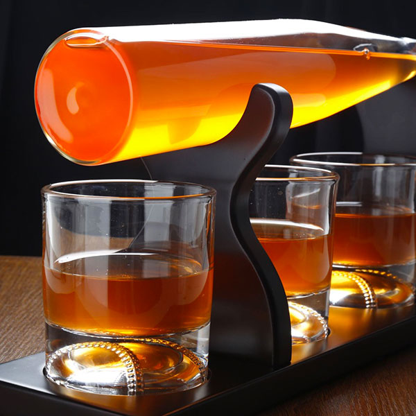 Бутылка в форме бейсбольной биты