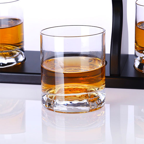 Бутылка в форме бейсбольной биты