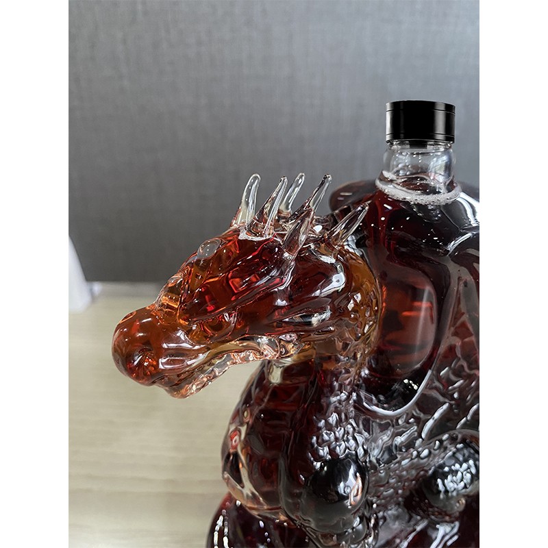 Бутылка вина «Летающий дракон»