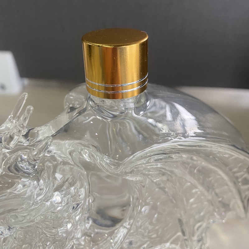 Бутылка вина «Летающий дракон»