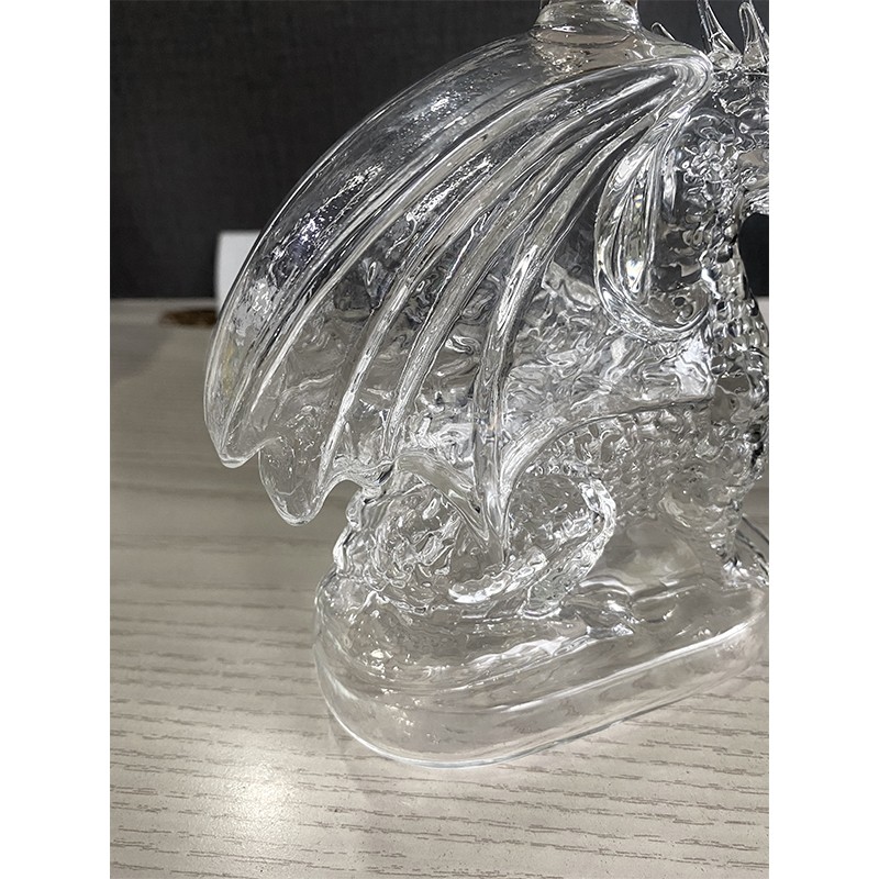 Бутылка вина «Летающий дракон»