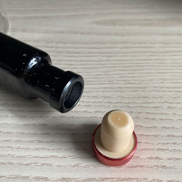 Винная бутылка в форме ракетки