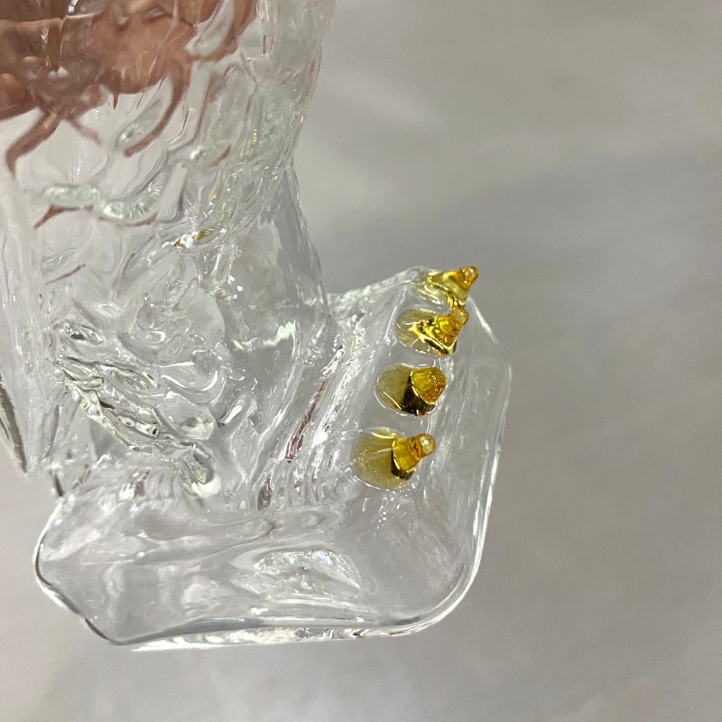 Винная бутылка из крафтового стекла в форме орла