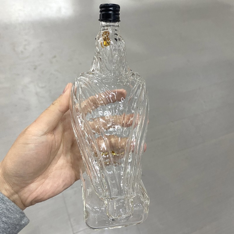 Винная бутылка из крафтового стекла в форме орла