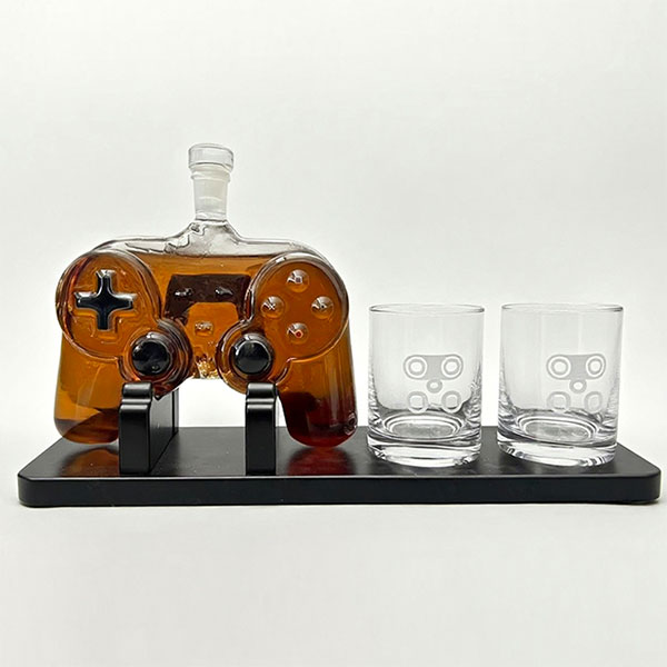 Заказные аксессуары для напитков в виде игрового контроллера