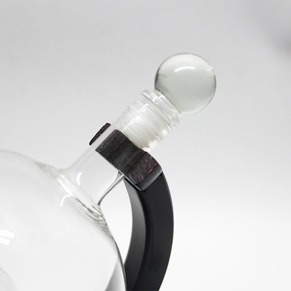 Коллекционный набор «Инструмент мира»: бутылка-глобус и бокалы