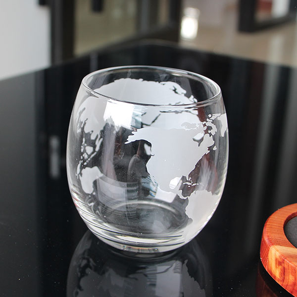 Коллекционный набор «Инструмент мира»: бутылка-глобус и бокалы