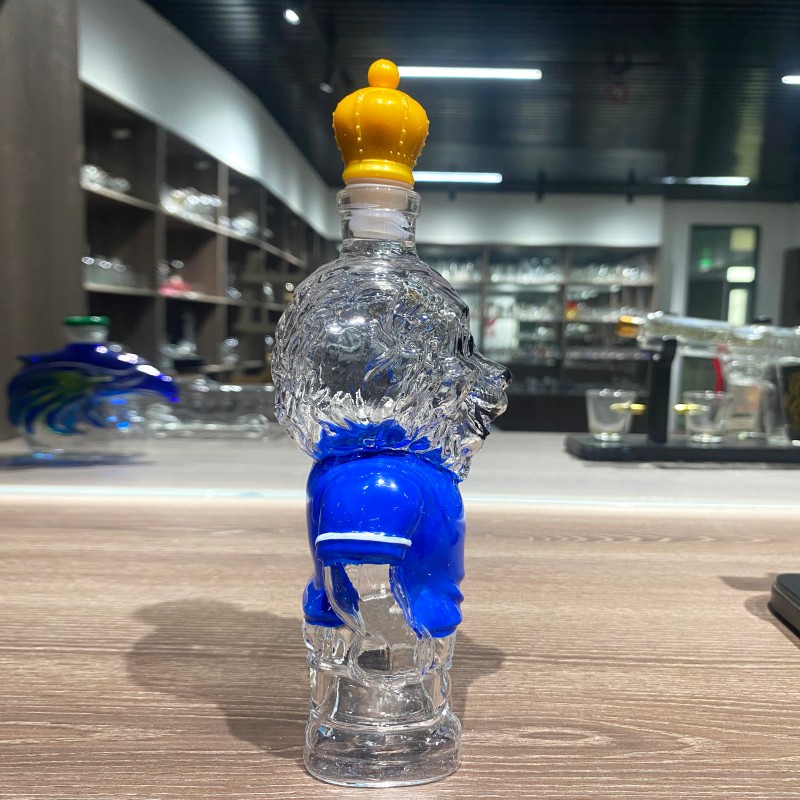 Креативная стеклянная бутылка для вина в форме льва