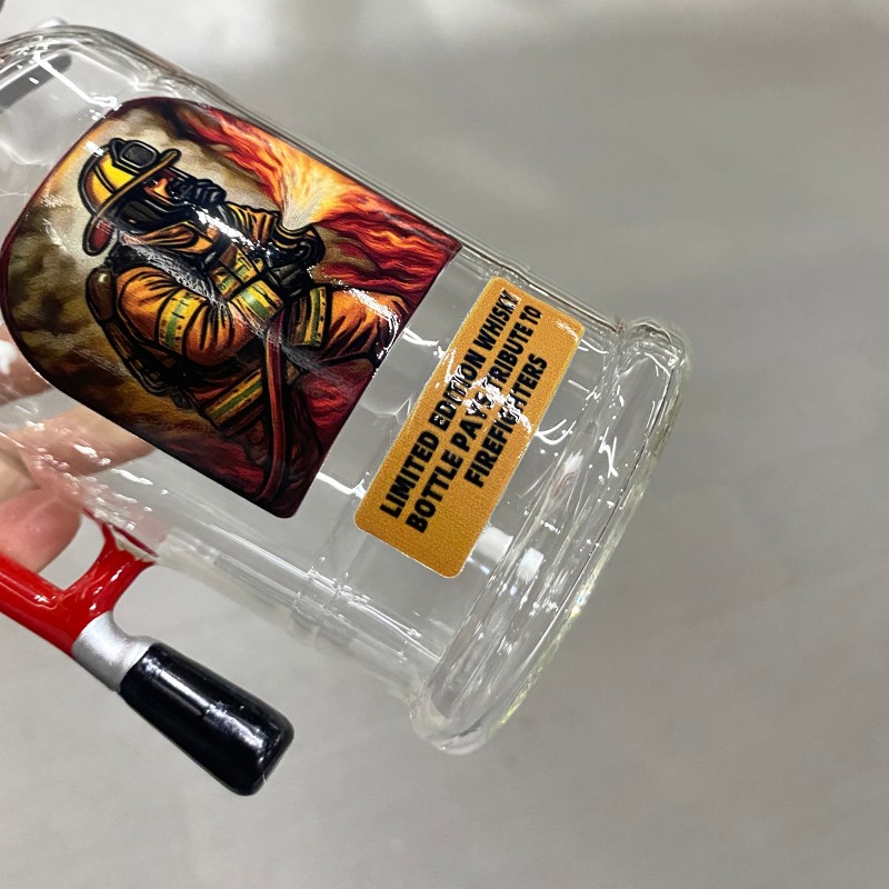 Лимитированная серия крафтовых бутылок для виски в стиле пожарных