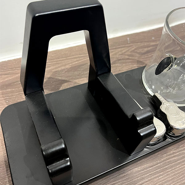 Набор винных аксессуаров в форме гитары