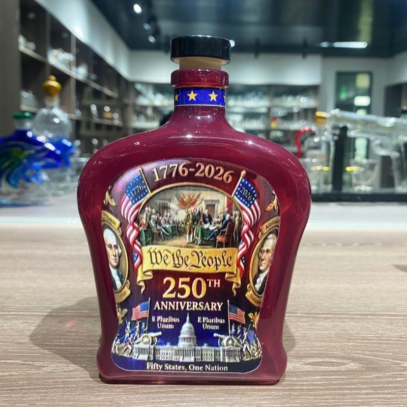 Памятная крафтовая бутылка, выпущенная к 250-летию основания Соединенных Штатов (1776-2026).